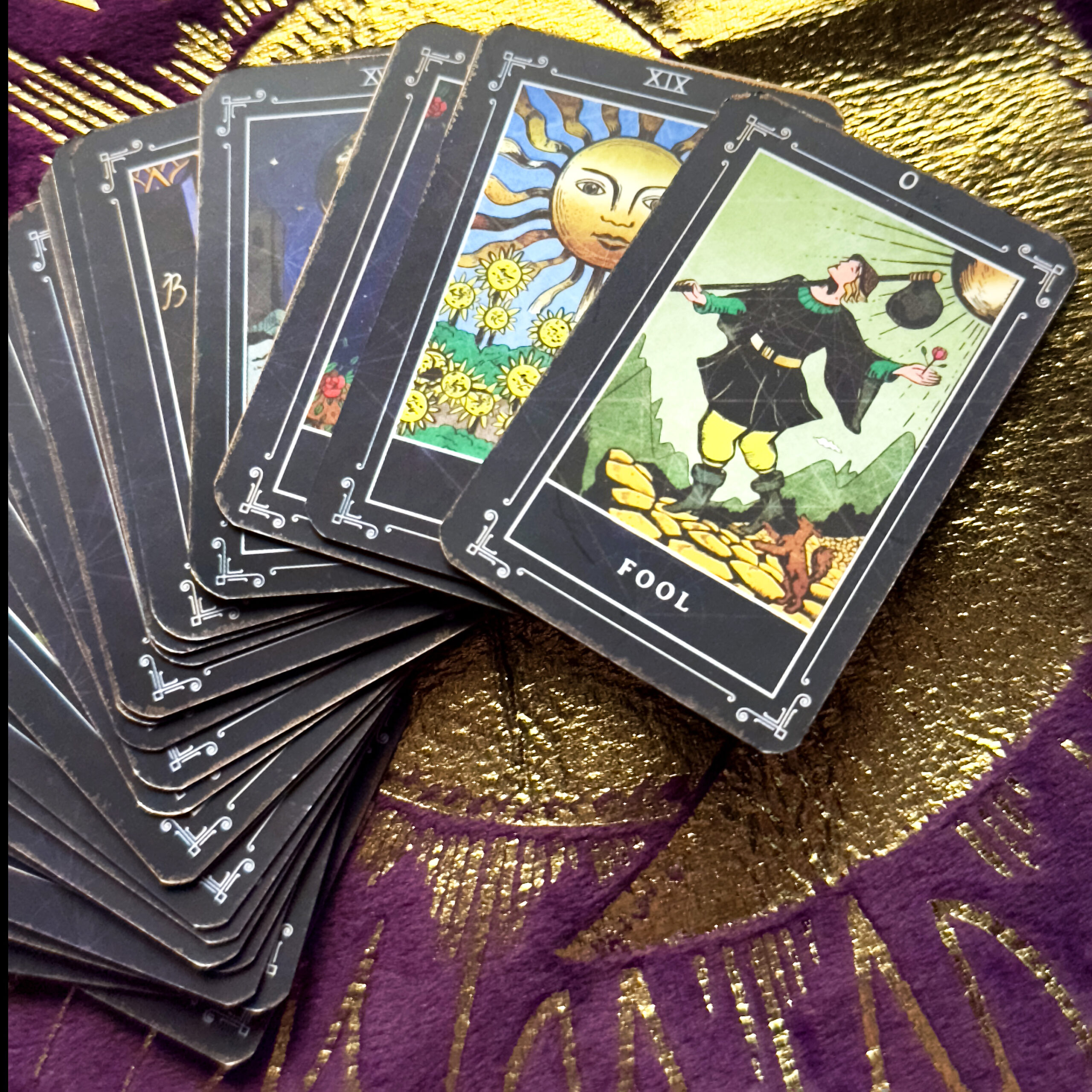 Major Arcana Mini Tarot Deck for divination on the go - Sage
