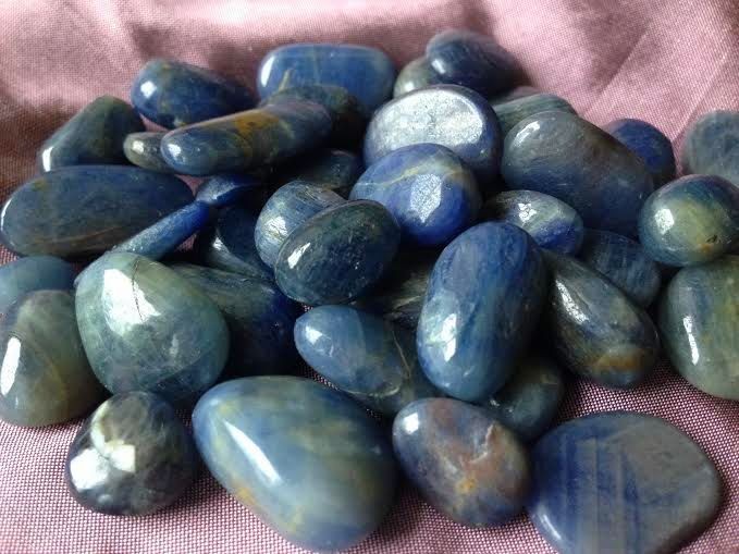 Tumbled Sapphire - The Stone of Royalty