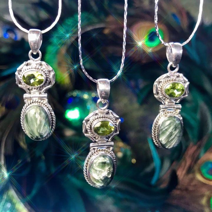 All_the_Angels_Seraphinite_and_Peridot_Pendant_1of3_11_24