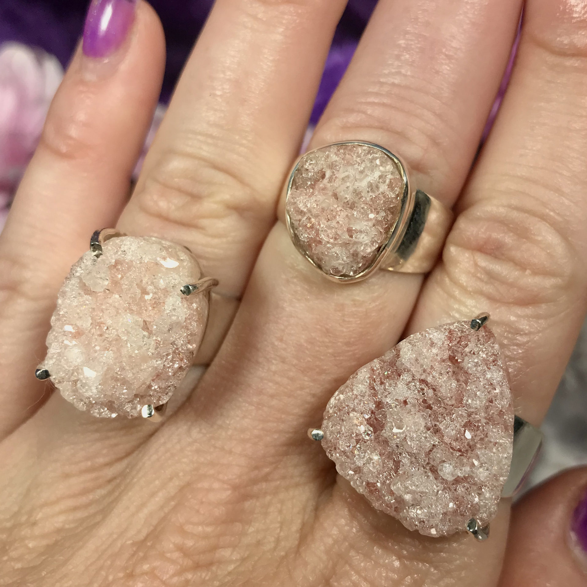 Resultaat Gastheer van dempen Gemstone Sale: Pink Apophyllite Rings