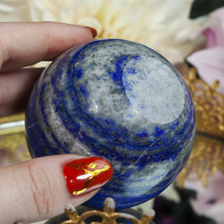 Self-Standing Lapis Lazuli Spheres