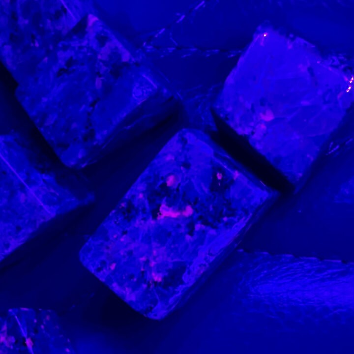 Tumbled Fluorescent Sodalite