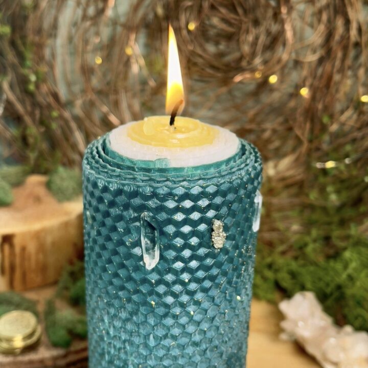 Lakshmis Prosperous Gridded Candle